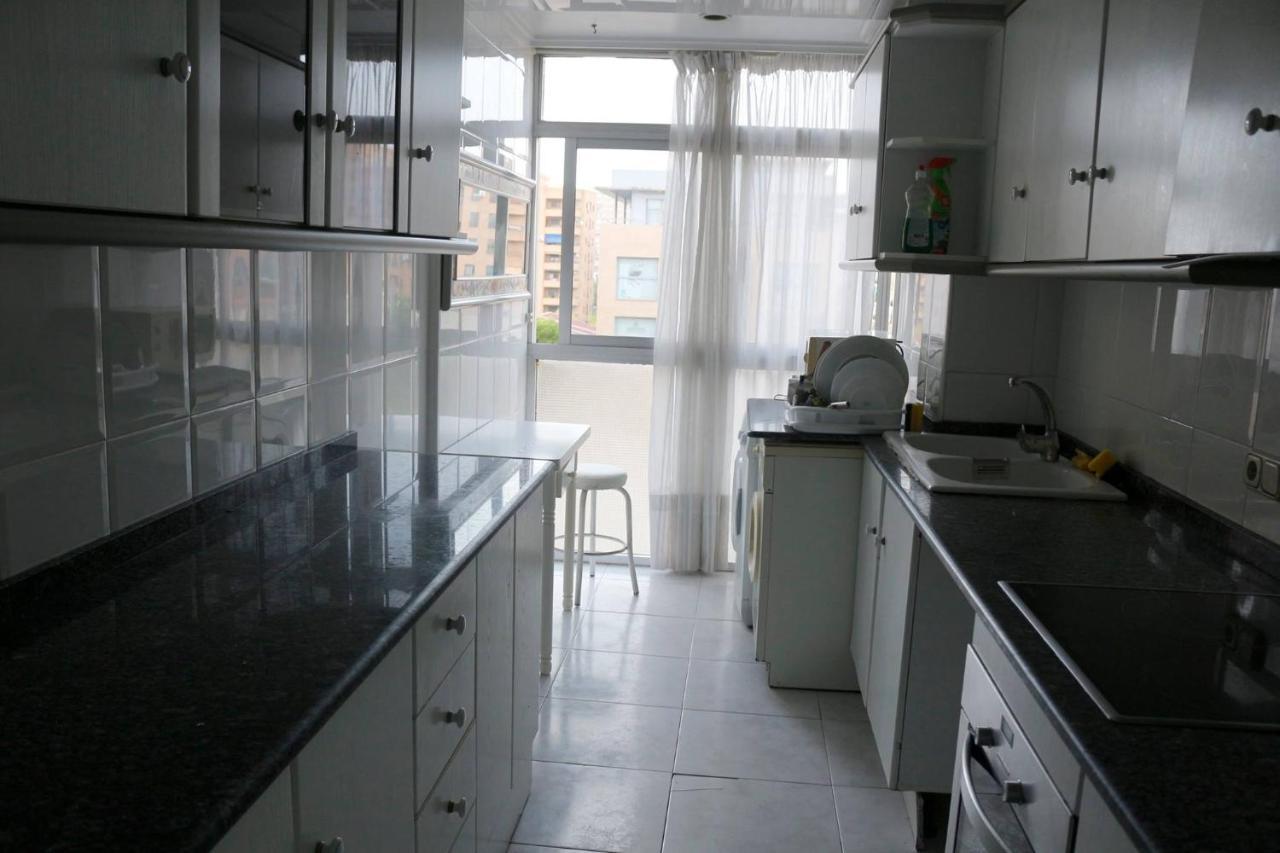 Bigger Flat For Holiday Near Beach Ideal For Familie With Climatisacion Valencia Exteriör bild