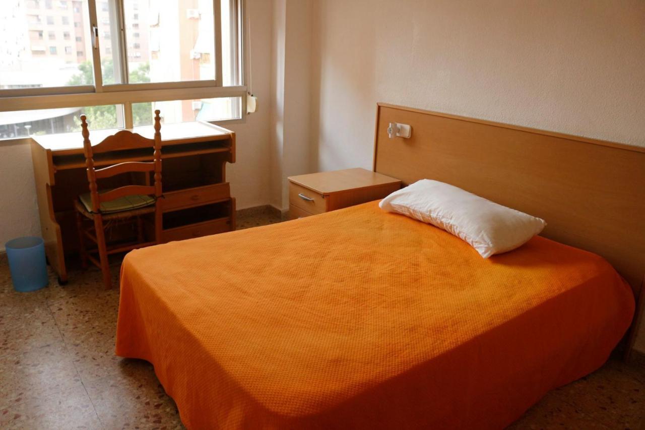 Bigger Flat For Holiday Near Beach Ideal For Familie With Climatisacion Valencia Exteriör bild