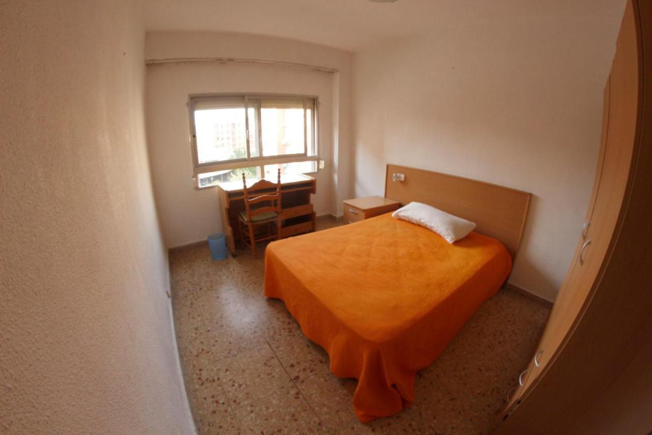 Bigger Flat For Holiday Near Beach Ideal For Familie With Climatisacion Valencia Exteriör bild