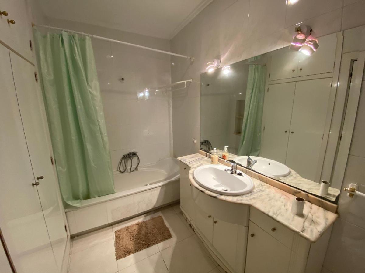 Bigger Flat For Holiday Near Beach Ideal For Familie With Climatisacion Valencia Exteriör bild